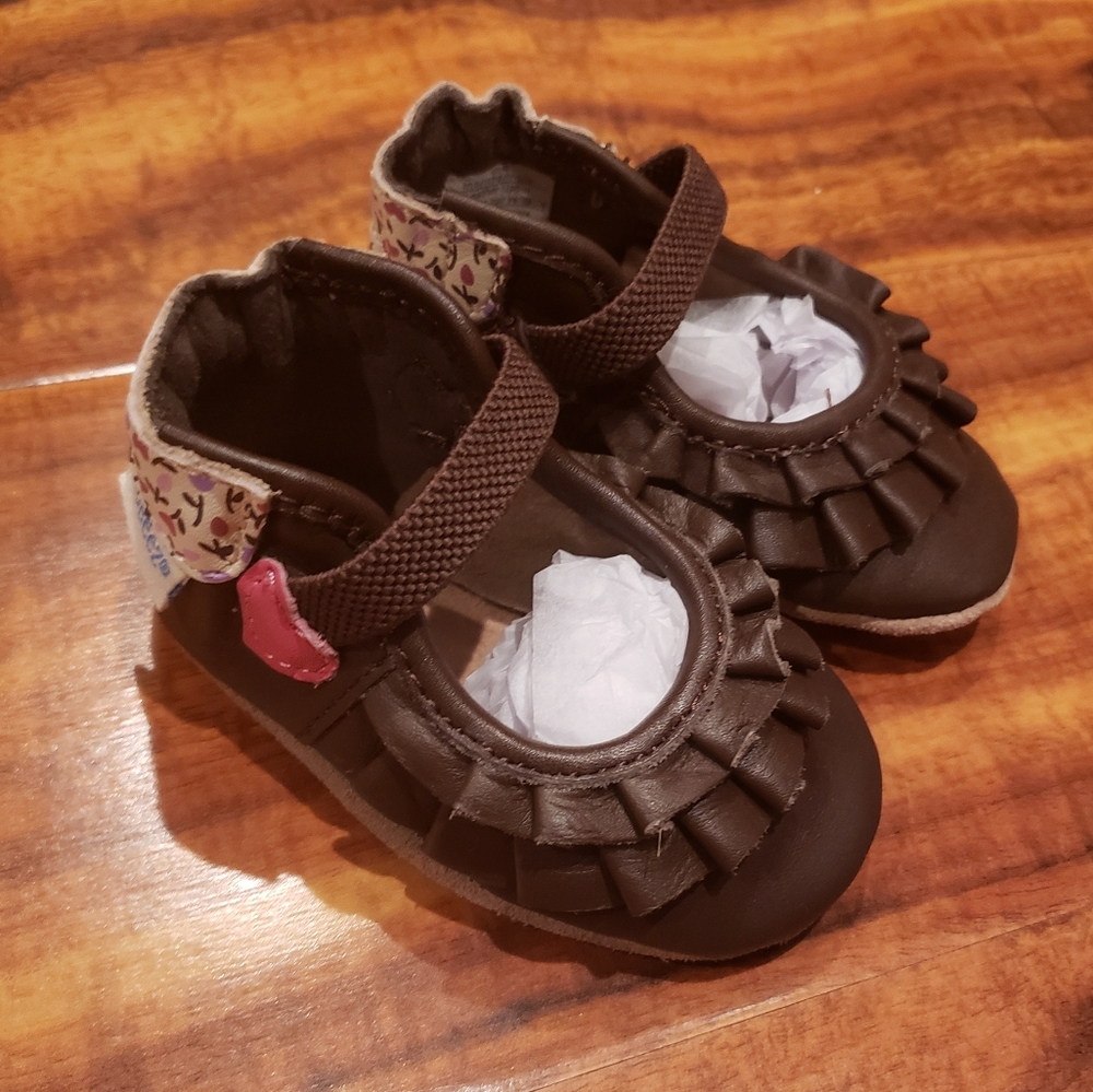 Robeez NWT 0-6 months Brown Ruffle Leather Soft Soles Shoes